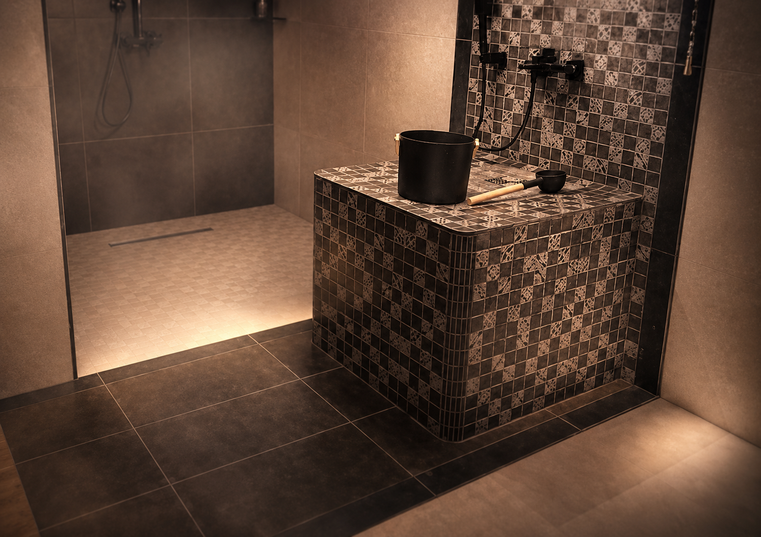 Душевая SPA-комплекса с тёмной мозаикой